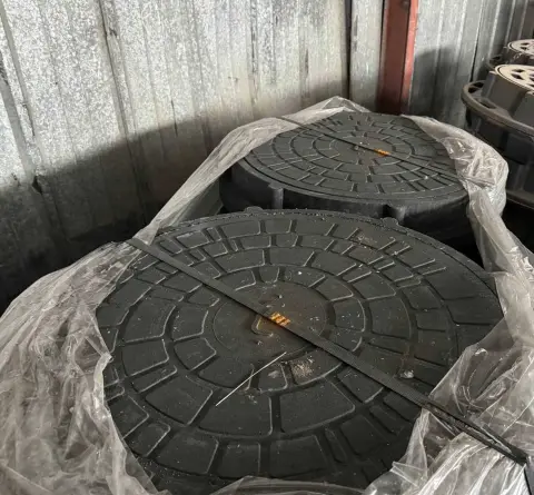 Люк полимерный средний С(В125) черный